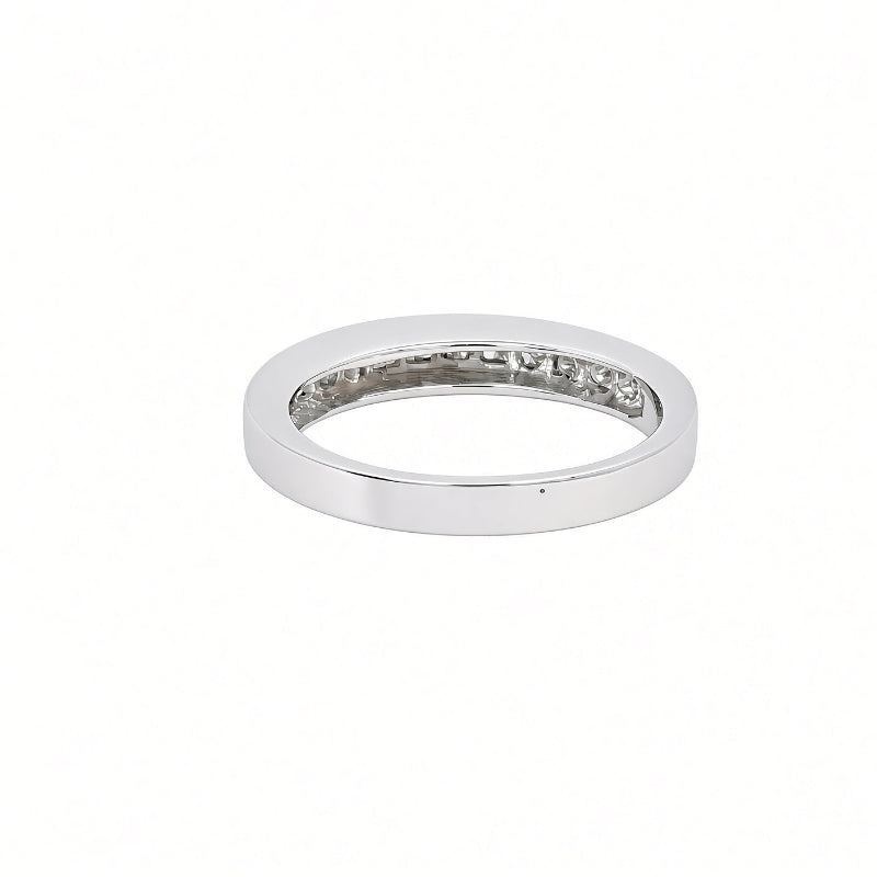 Petite_princess-cut_diamond_band
