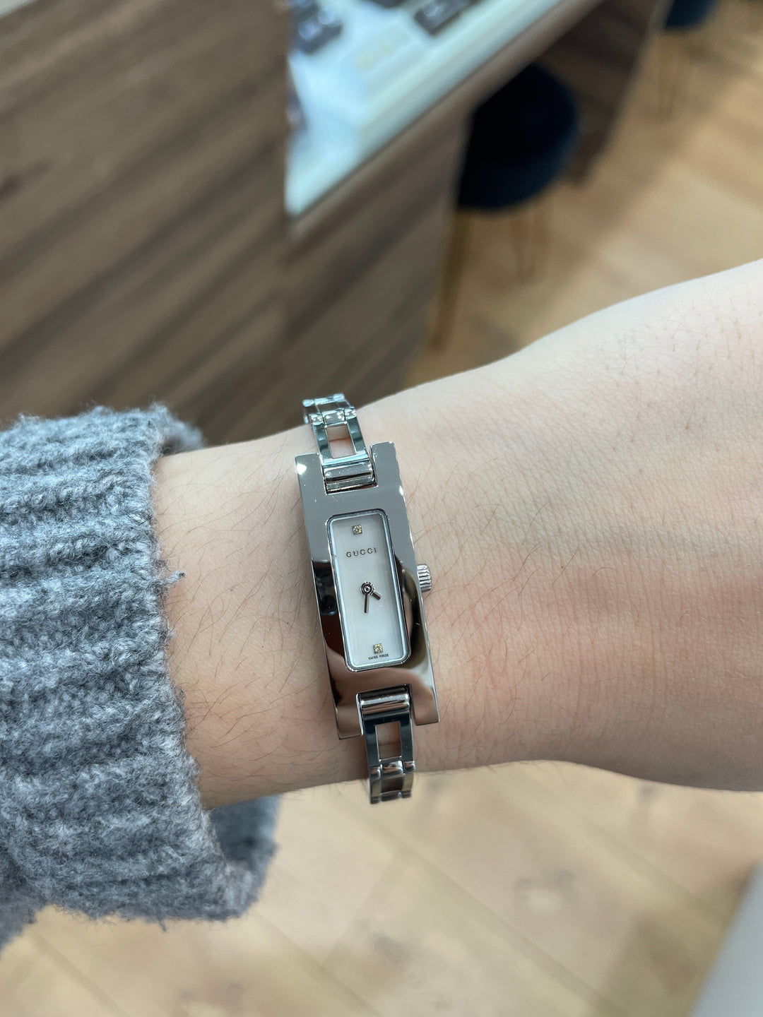 Gucci Ladies Mother of Pearl Stainless Steel Watch