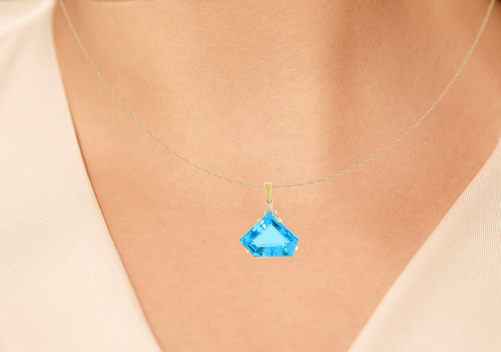 Blue Topaz Fancy Trillion Pendant 18K Yellow Gold 19.65CT
