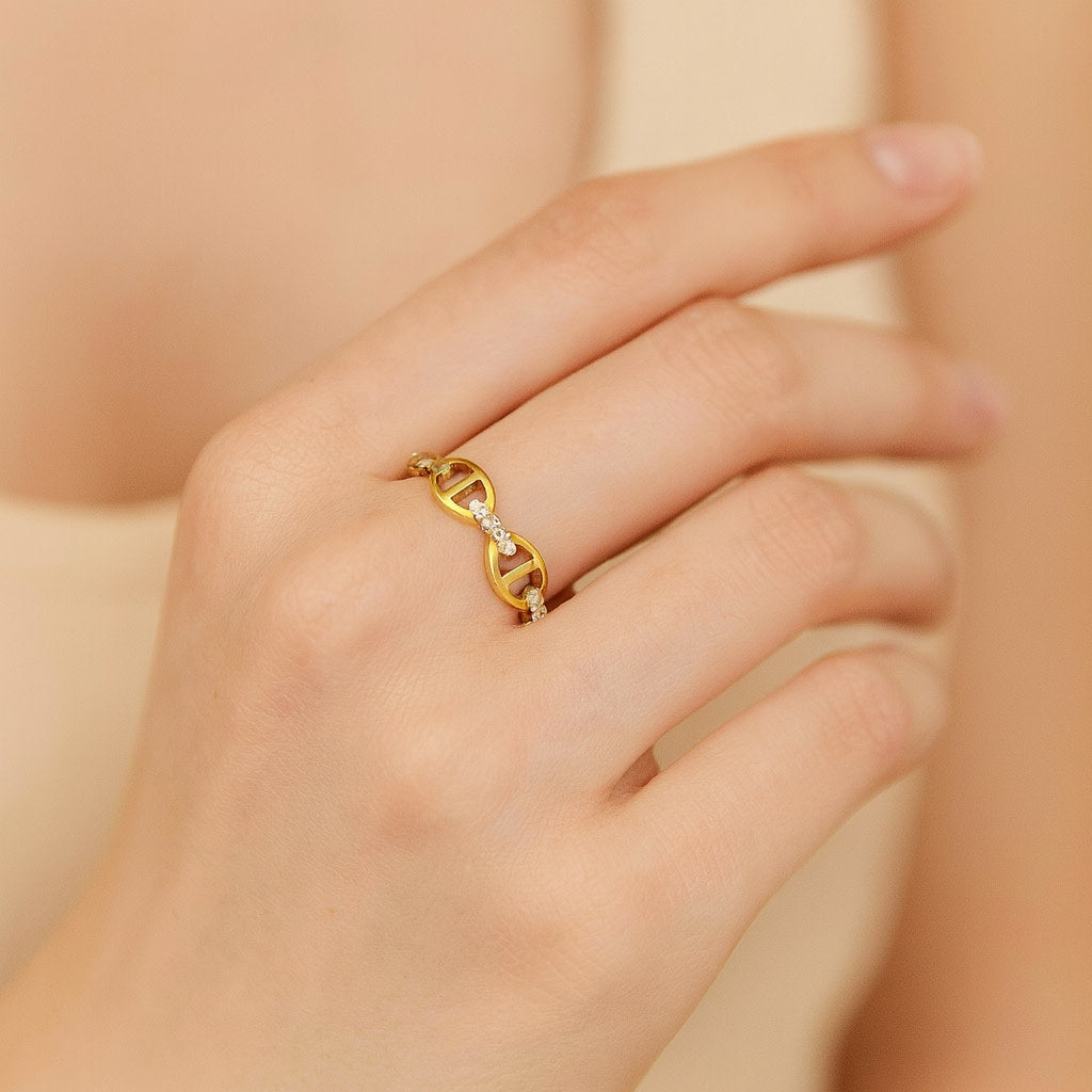 Diamond Link Band 18K Yellow Gold .09CTW