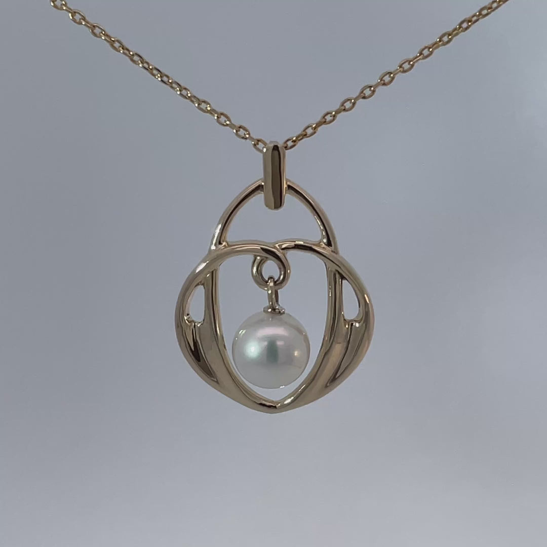 Mikimoto Pearl Necklace 14K Yellow Gold 17.5 Inch Chain